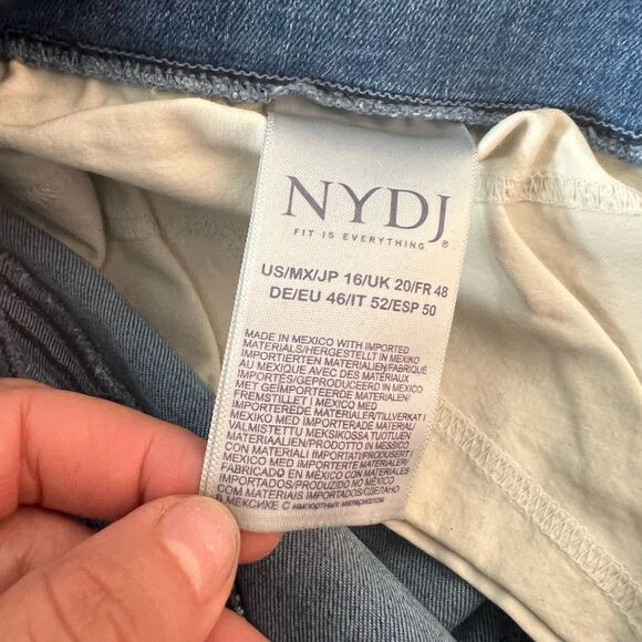 NYDJ Pull-on Straight Jeans In pristine Plus Size 16 - Picture 10 of 13
